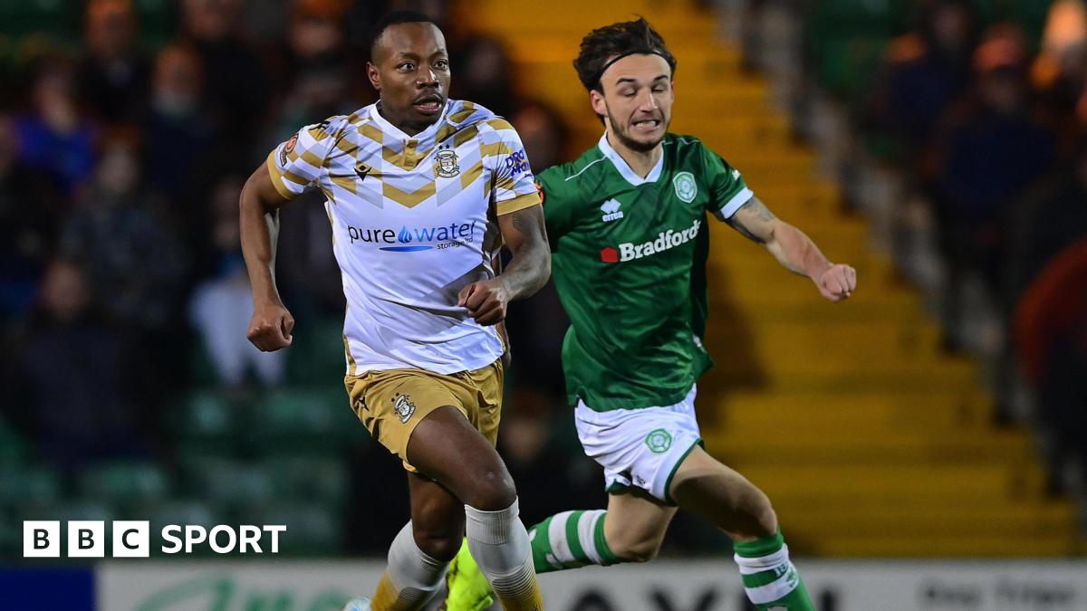 Torquay sign former Tamworth midfielder Sundire