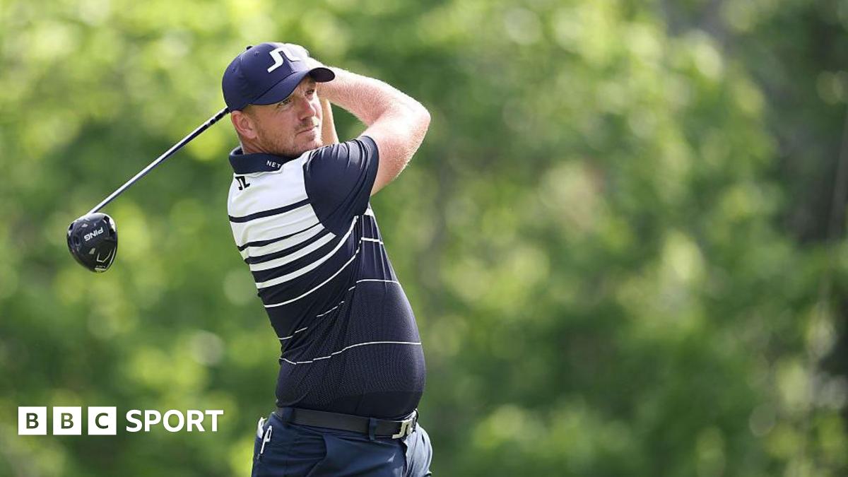 Wallace three shots off lead in Texas
