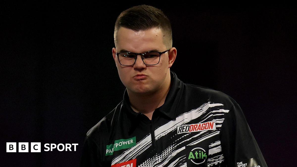 End of the Worlds for Smith but Van Veen wins through