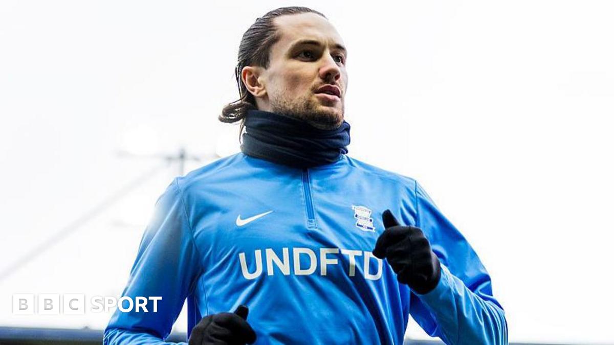 Scott Wright: Dundee sign Birmingham City winger on loan