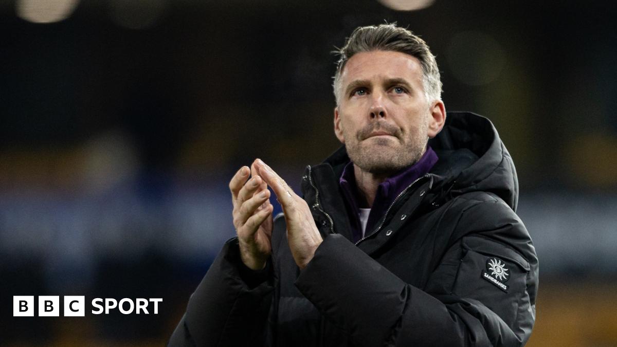 Wolves players look dejected after conceding against Nottingham Forest at Molineux