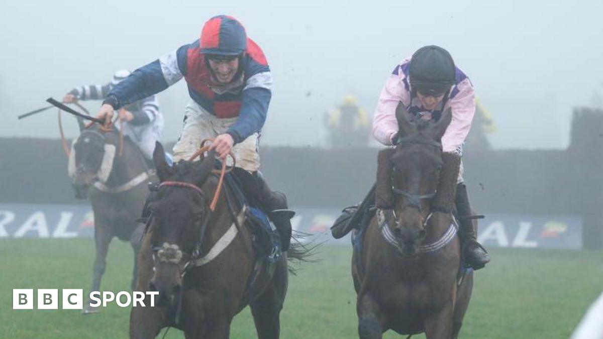 Val Dancer wins 2024 Welsh Grand National