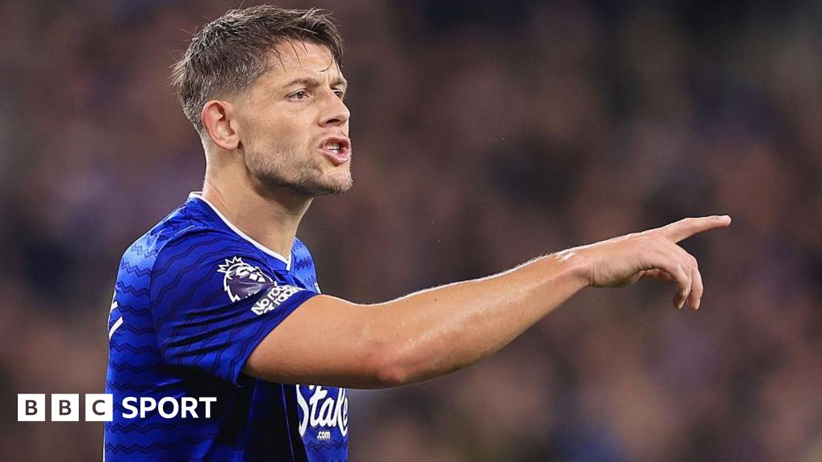 Tarkowski Extends Everton Contract, Eyes Europe