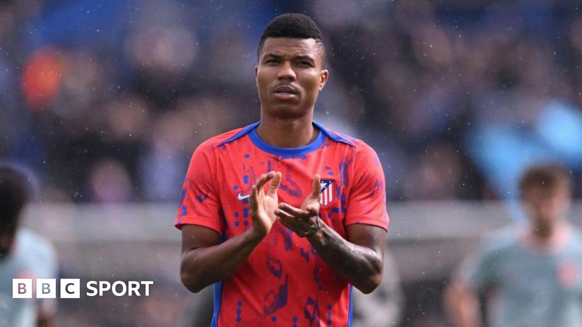 Sunderland sign ex-Atletico defender Reinildo