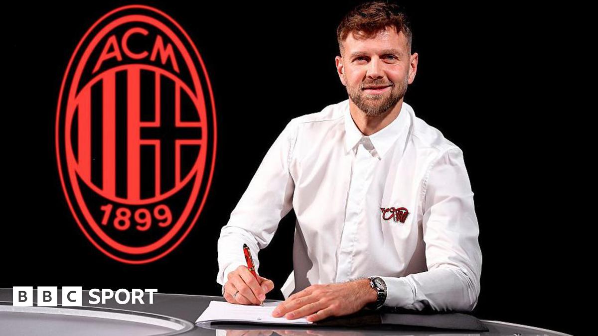 AC Milan sign West Ham striker Fullkrug on loan