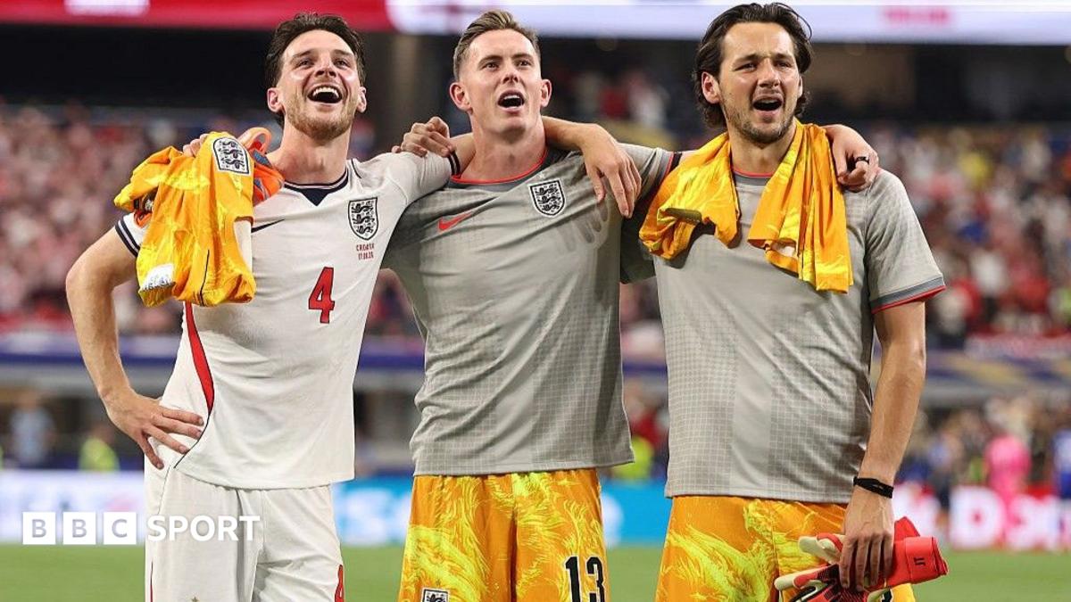 World Cup 2026: Why do England fans sing Sweet Caroline and Wonderwall at matches?