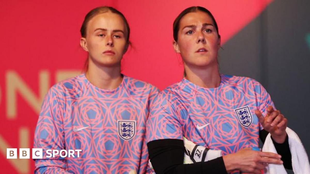 Being dropped for Hampton 'felt unjust' - Earps