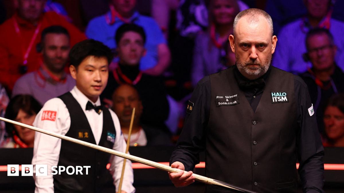 World Snooker Championship final 2025 LIVE:  Zhao Xintong vs Mark Williams - watch stream, latest score, updates thumbnail