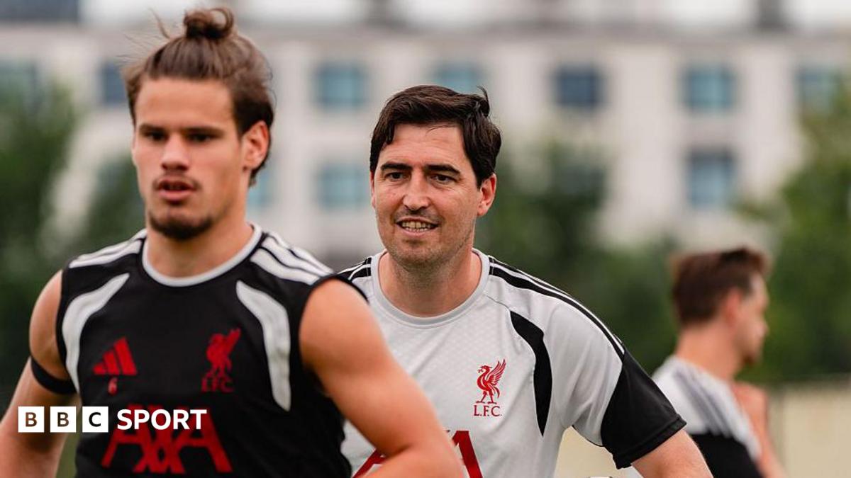 Intensity, smiles & Lewandowski - inside Liverpool training under Iraola