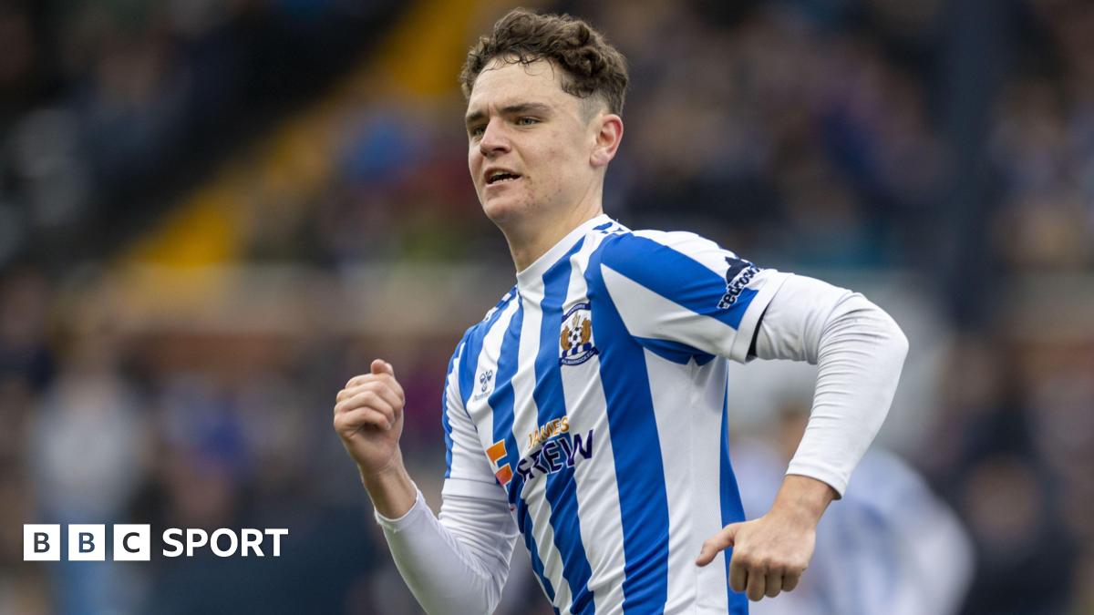 Swansea City nears signing of striker Bobby Wales