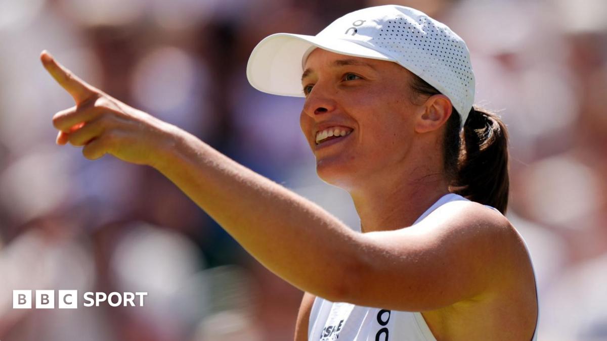 'More stable' Swiatek earns A+ verdict from Navratilova