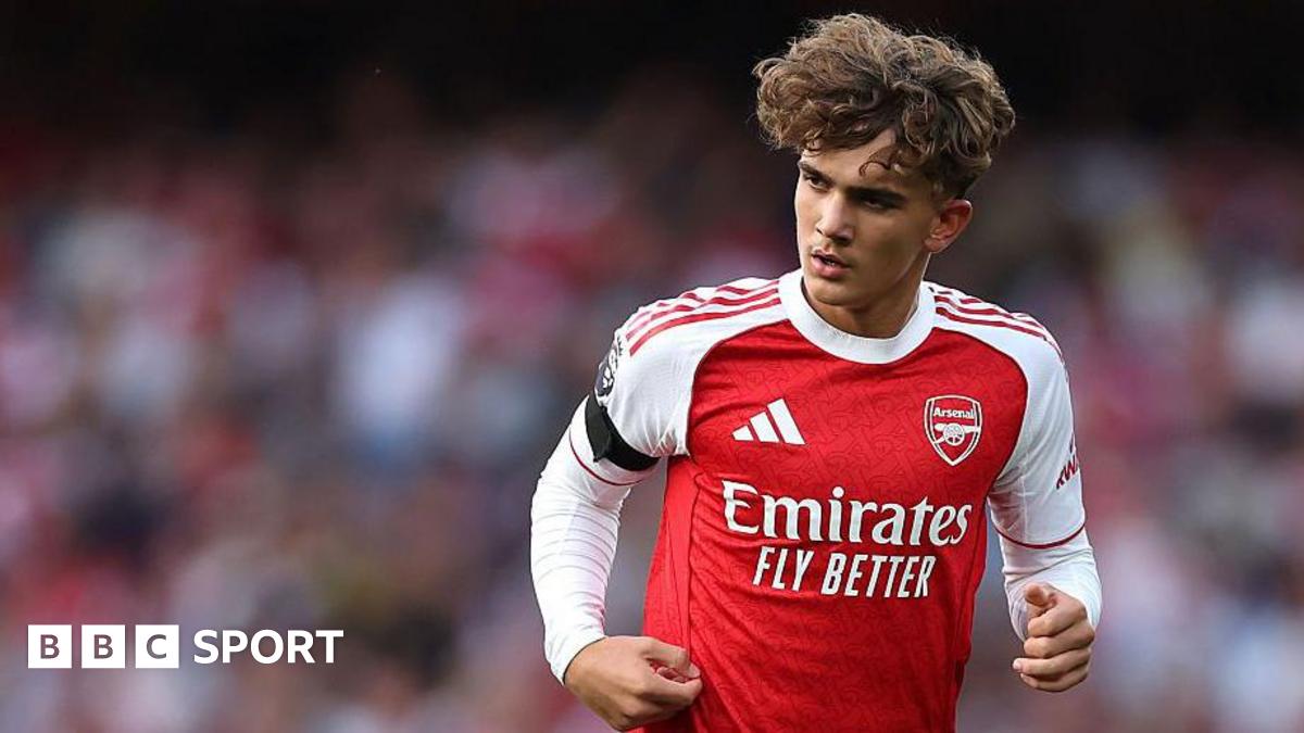 Arsenals Dowman, 15, shines on Premier League debut