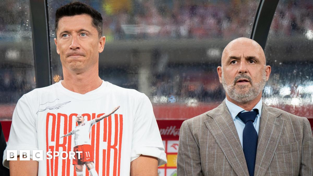 Lewandowski quits Poland after 'loss of trust' in coach