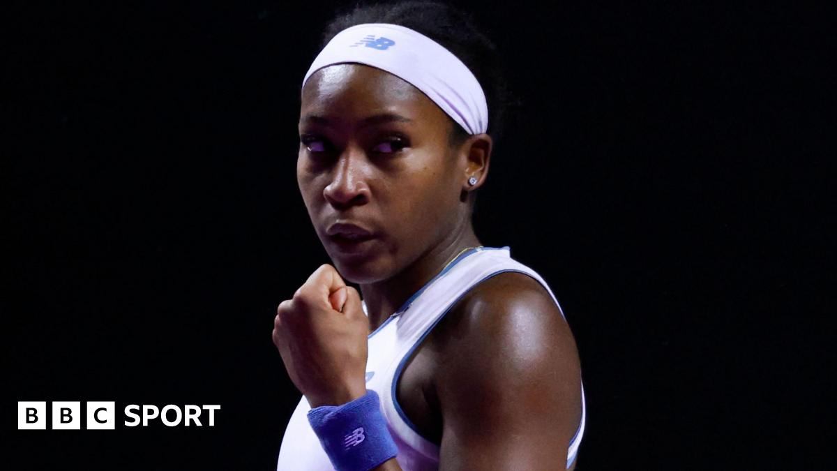 Gauff wins to stay in contention at WTA Finals