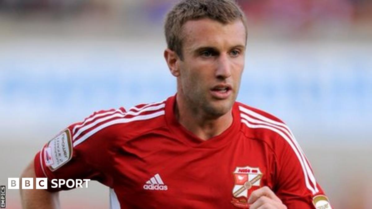 Swindon Town striker Andy Williams out for a month - BBC Sport