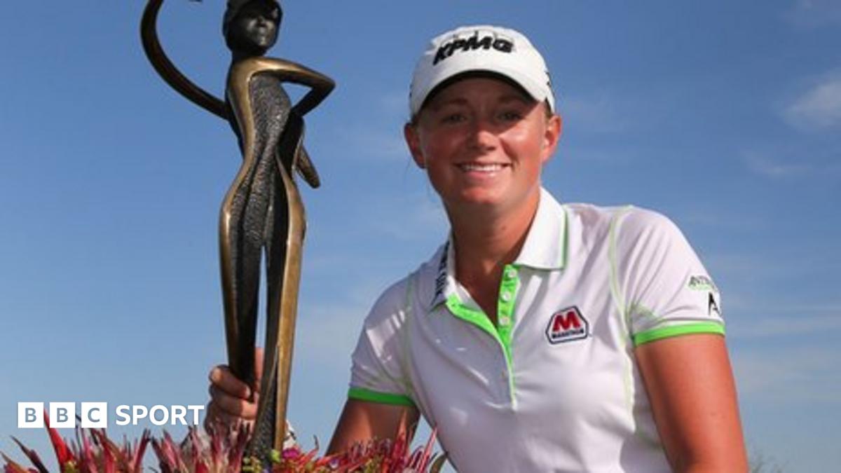 Fighter Stacy Lewis reaches the top of the world rankings - BBC Sport