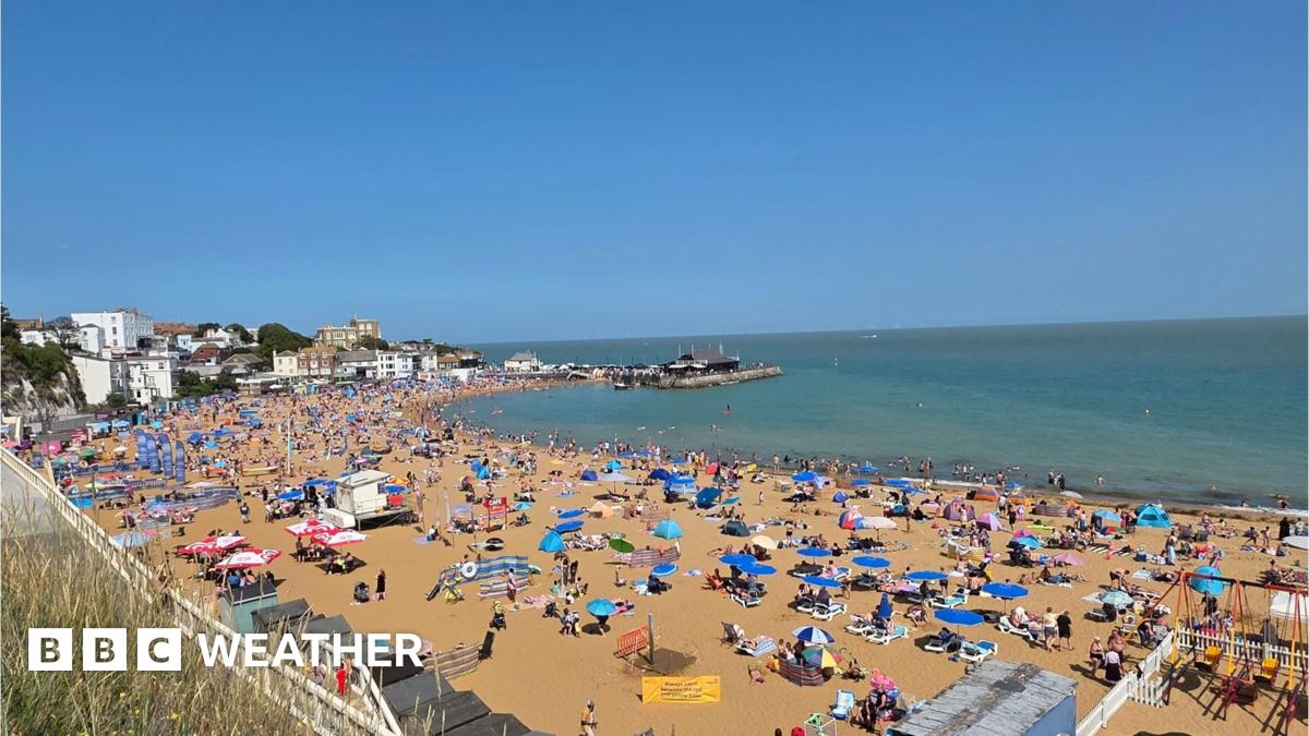 Amber health alerts as heatwave temperatures set to hit 34C