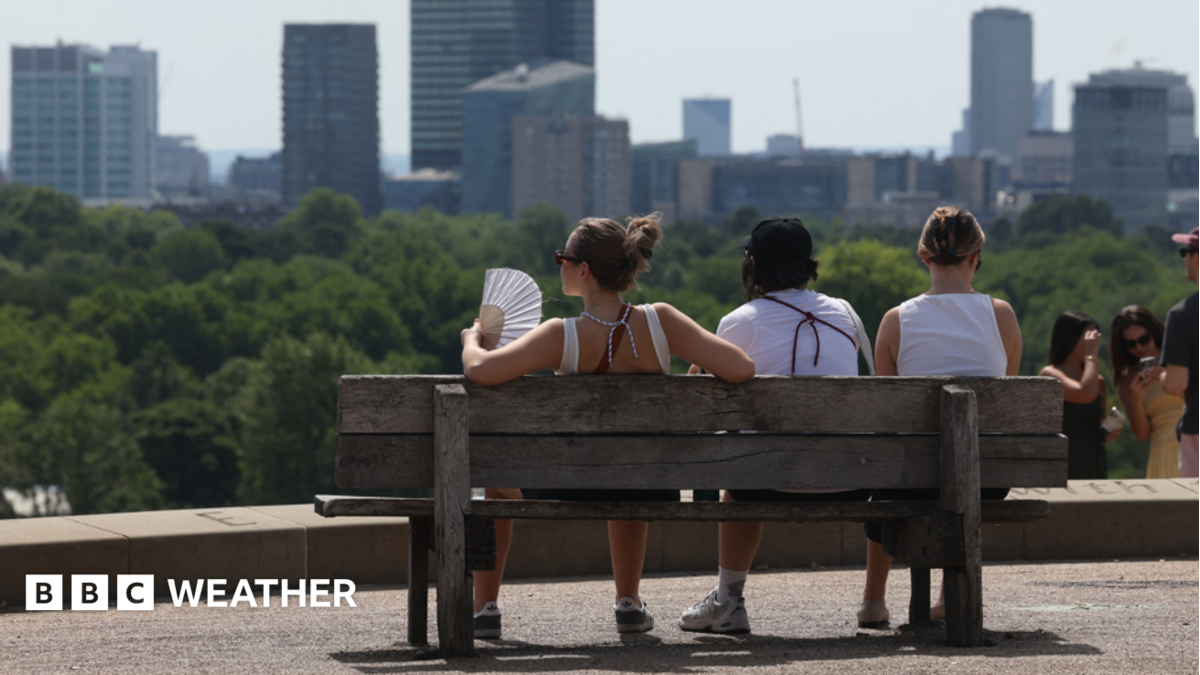 Amber heat-health alerts issued as UK could see 10 consecutive days of temperatures over 30C