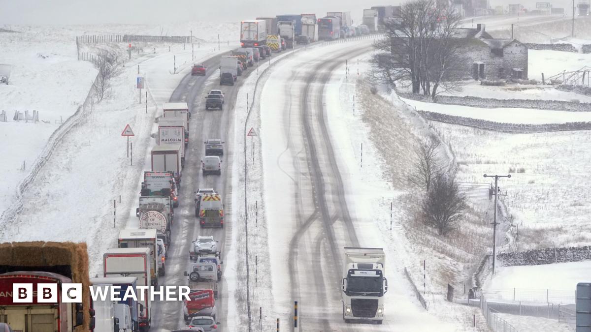 Fresh snow and ice warnings issued for weekend