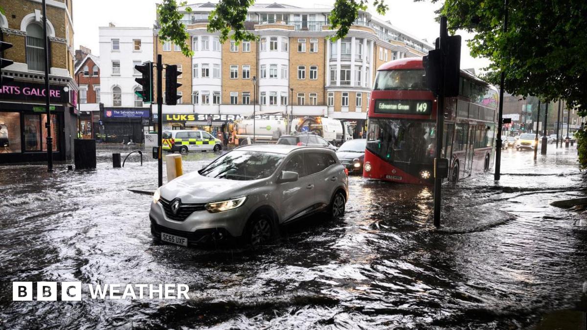 Weather warning for thunderstorms issued as dry conditions increase flash flood risk