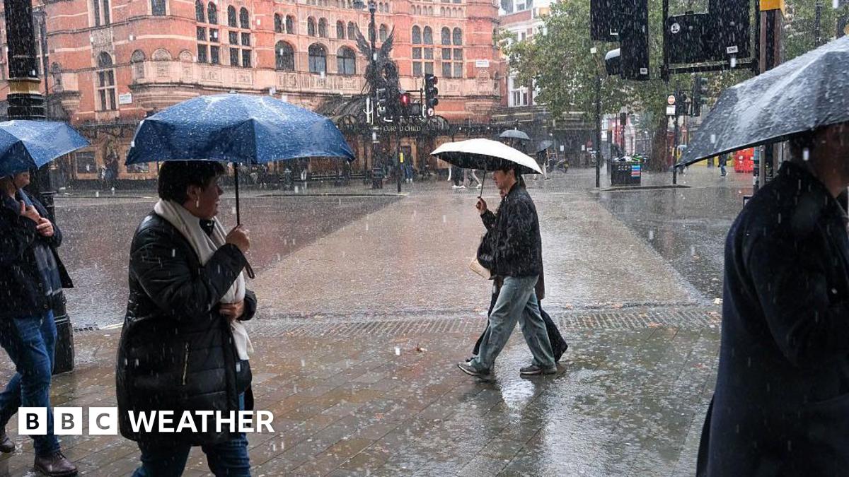 UK Weather: Weather warnings issued by Met Office for heavy rain over weekend with risk of snow