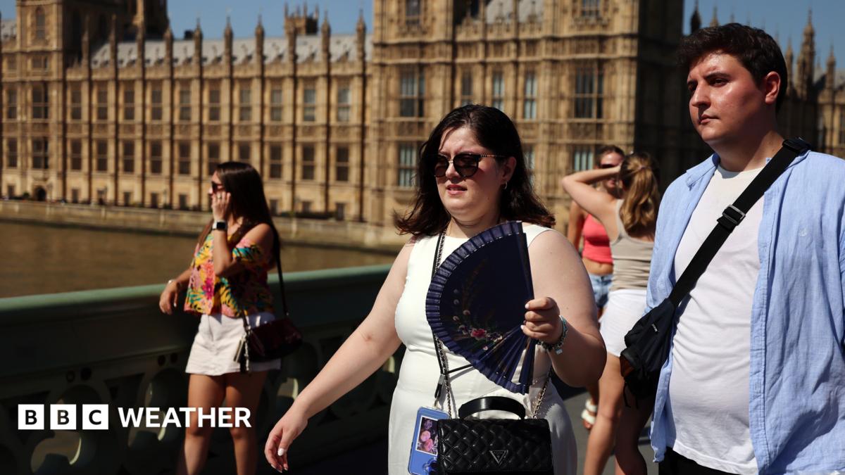 Red extreme heat warning extended as record-breaking heatwave continues