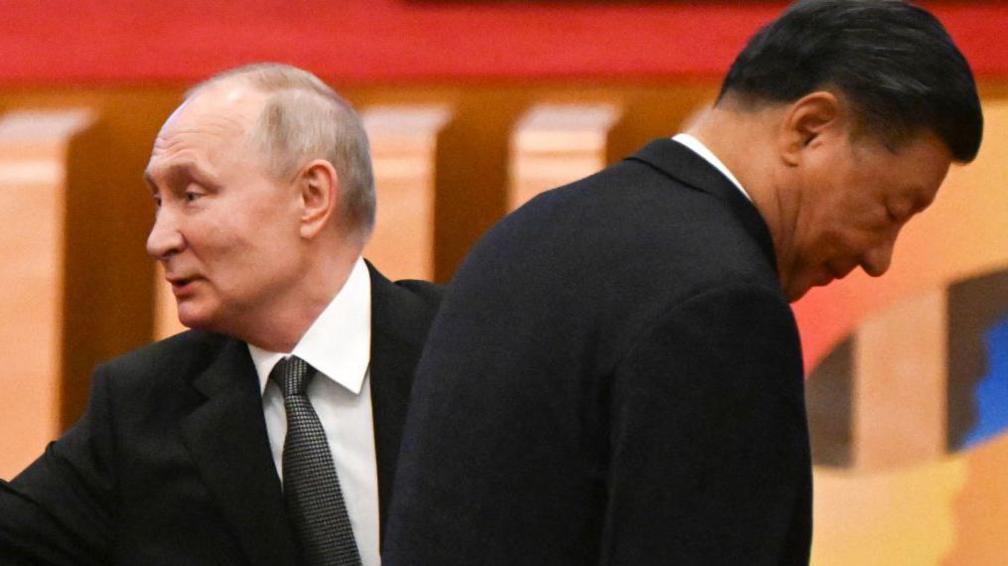  China's President Xi Jinping (R) and Russia's President Vladimir Putin attend the opening ceremony of the third Belt and Road Forum for International Cooperation at the Great Hall of the People in Beijing on October 18, 2023