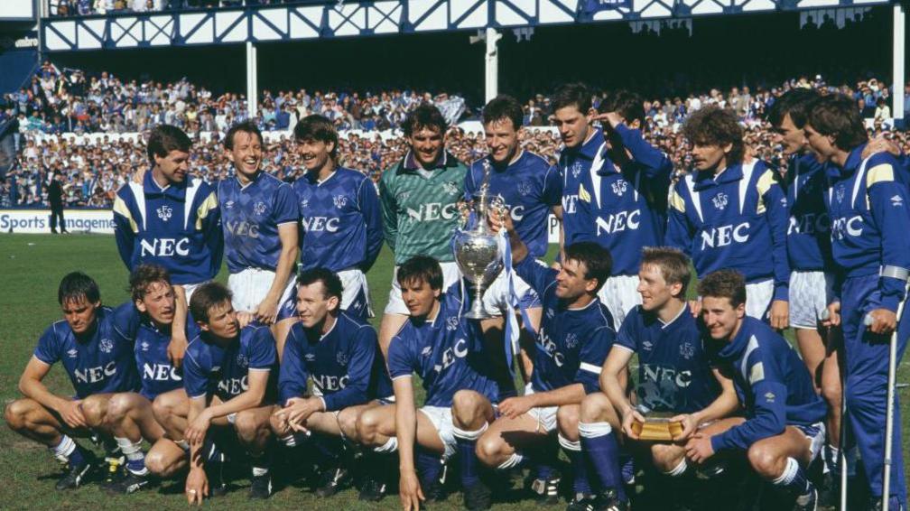 Everton 's 1987 Championship winning squad at Goodison