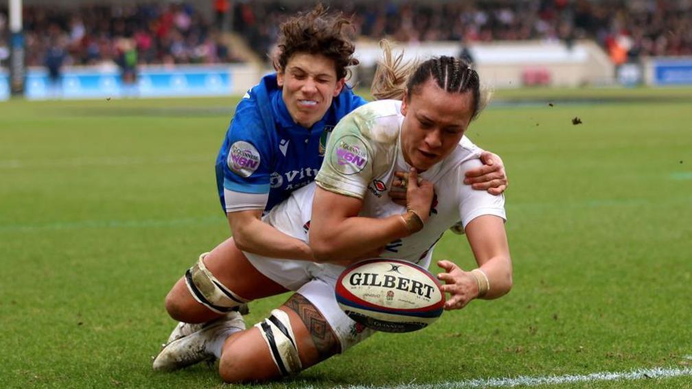 England's Maddie Feaunati knocked the ball on whilst trying to score a try against Italy in the Women's Six Nations in 2025