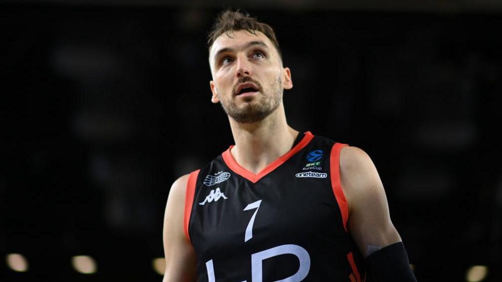 Sam Dekker's three-pointer secured London Lions' second trophy of the season