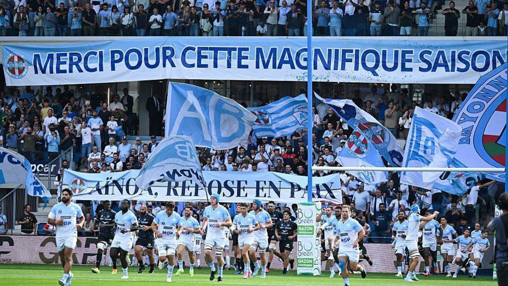 Bayonne and their fans