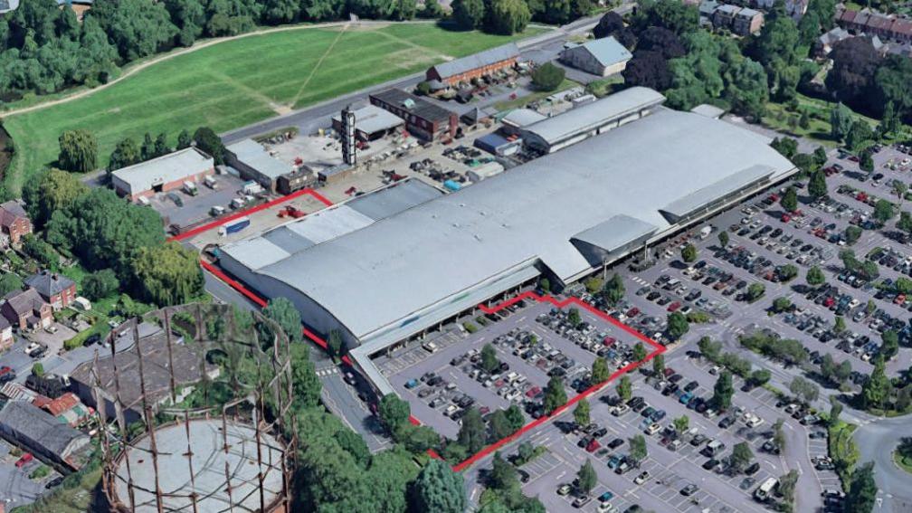 An aerial picture of the two units on the edge of Salisbury and the affected car park where the proposed Lidl would be created