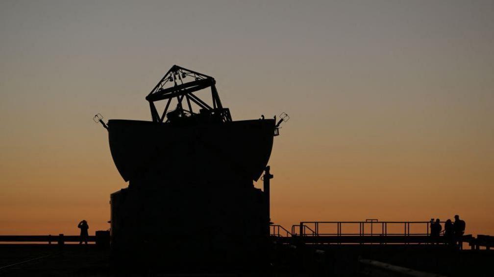 Picture of one of the optical telescopes on the platform of the Very Large Telescope (VLT)