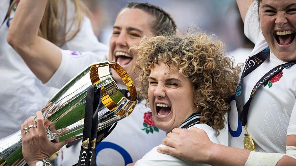 Ellie Kildunne with Women's Six Nations trophy