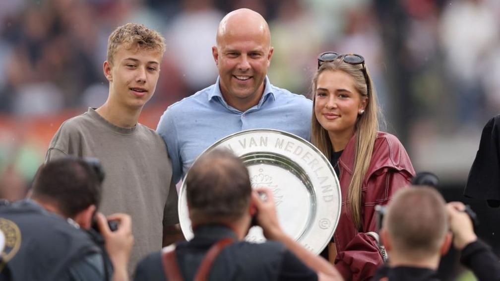 Arne Slot with his children