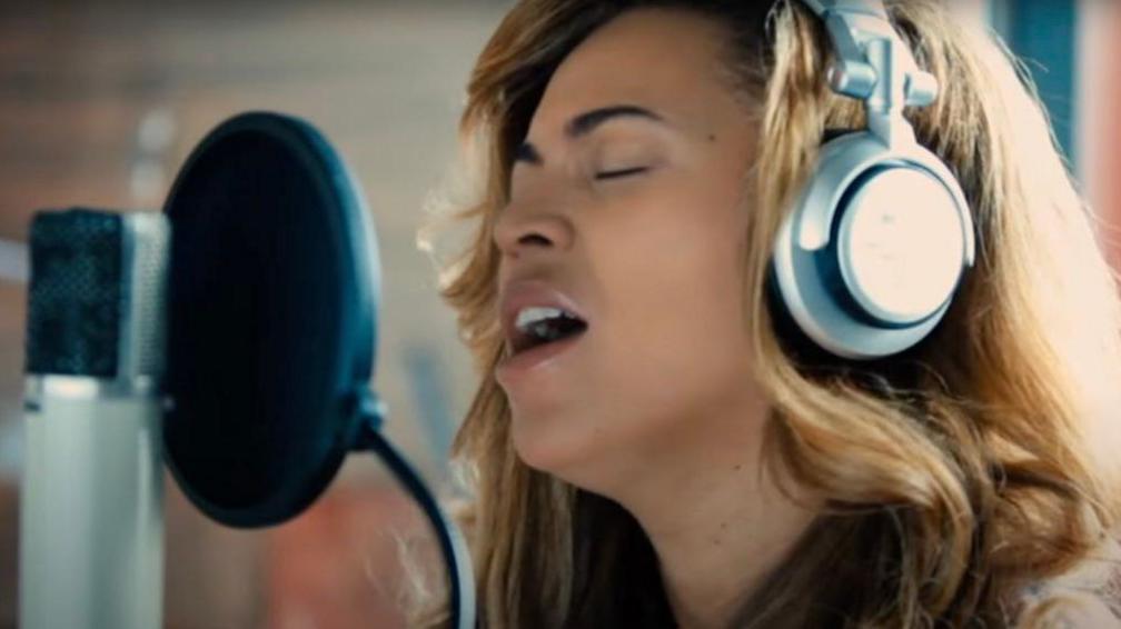 Beyoncé in the recording studio