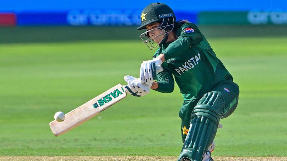 Fatima Sana batting for Pakistan