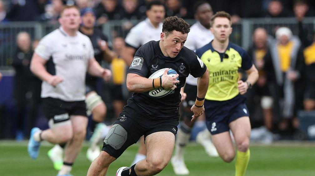 Henry Arundell scythes through for Bath