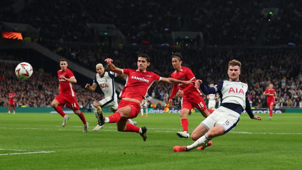 Tottenham 1-0 AZ Alkmaar: Fan views - BBC Sport