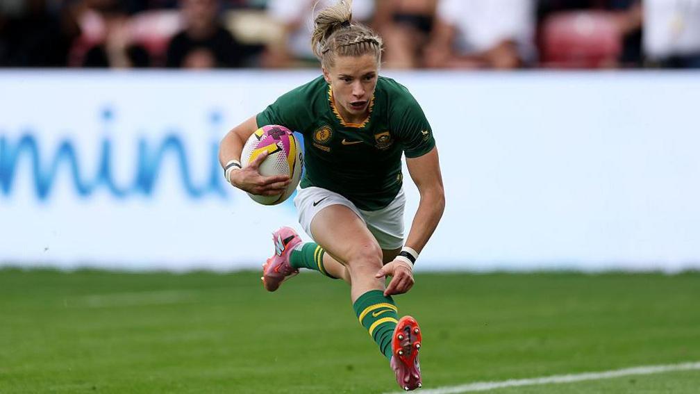 Nadine Roos 