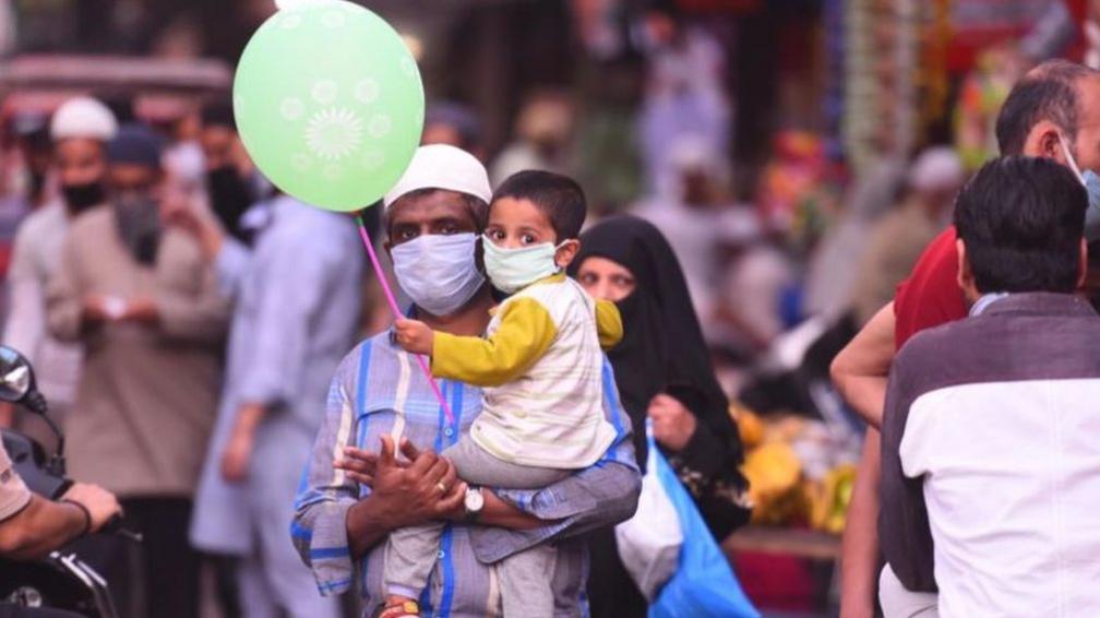 Markets in Old Delhi were crowded the day before the Muslim festival of Eid.