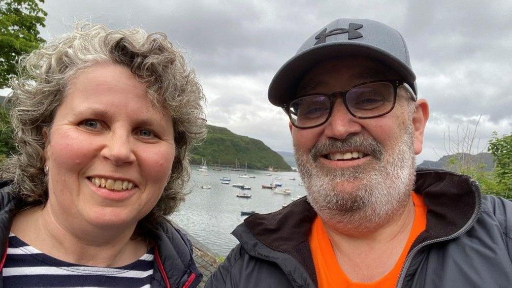 An t-Urramach Donnie Dòmhnallach agus a bhean Debbie 