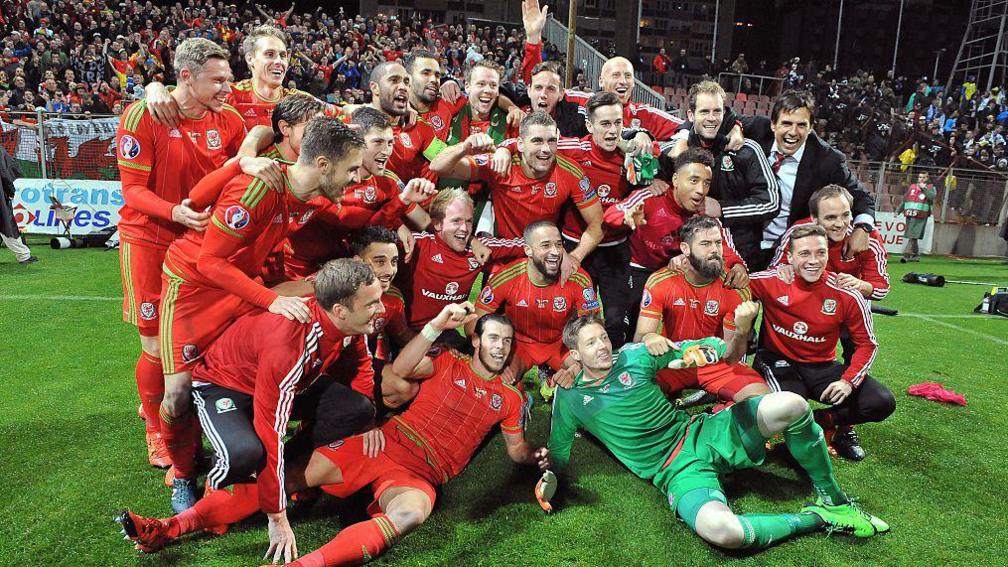 Wales celebrate qualifying for the 2016 European Championships