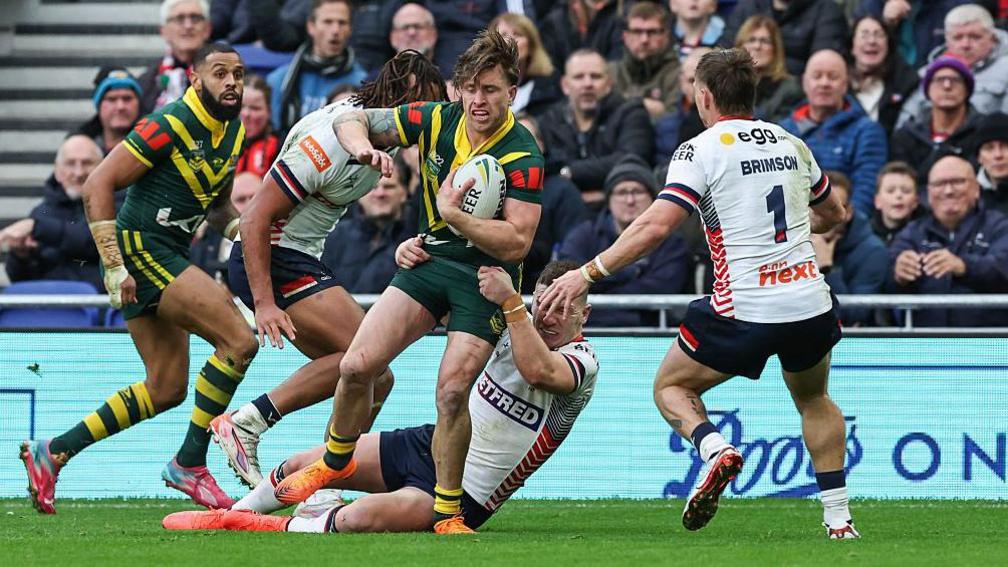 Cameron Munster scores Australia's first try