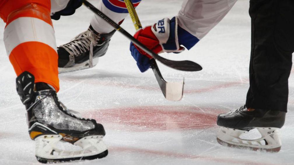 Generic ice hockey picture