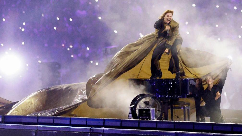 French singer Santa performs on stage during the Paris 2024 Paralympic Games Closing Ceremony