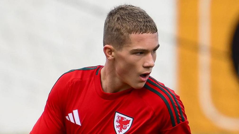 Axel Donczew playing for Wales Under-16s last August 