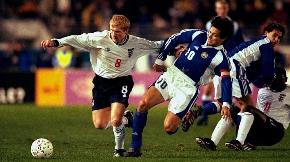 England's Paul Scholes battles with Finland's Jari Litmanen during a 0-0 draw in 2000, the last time the teams met in Helsinki