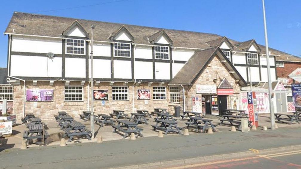  Sonny's Bar and Bentley's nightclub in Towyn