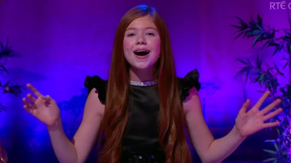 Sophie Lennon performing on the Toy Show